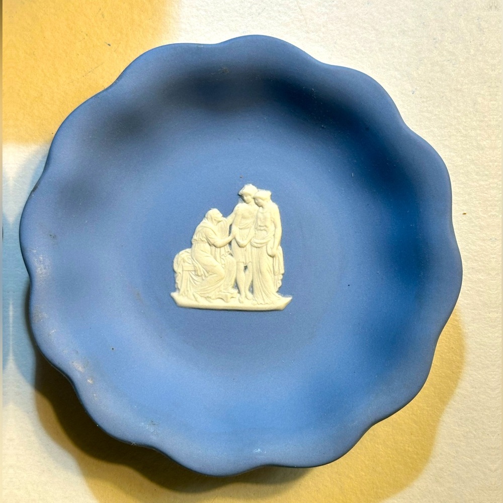 Wedgwood Vintage 4” Plate